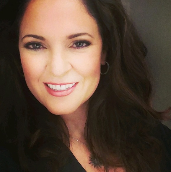 Meet your Posher, Elizabeth - Picture 1 of 1